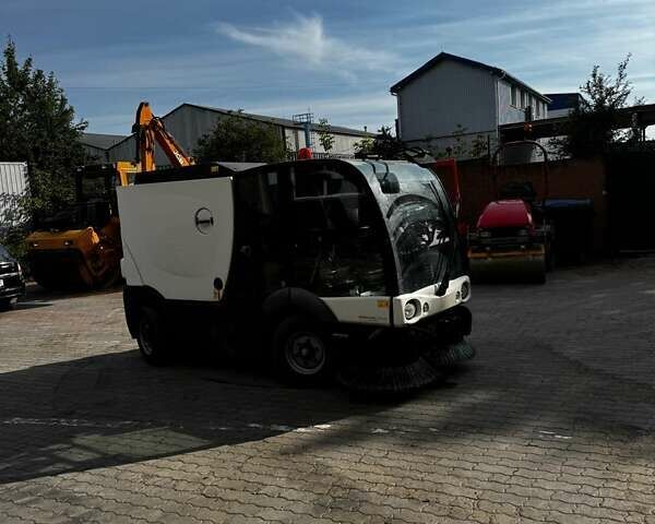 Бежевый Azura MC 200, объемом двигателя 0 л и пробегом 0 тыс. км за 15000 $, фото 2 на Automoto.ua