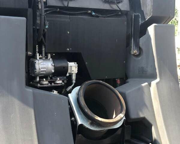 Azura MC 200, объемом двигателя 0 л и пробегом 1 тыс. км за 35354 $, фото 9 на Automoto.ua