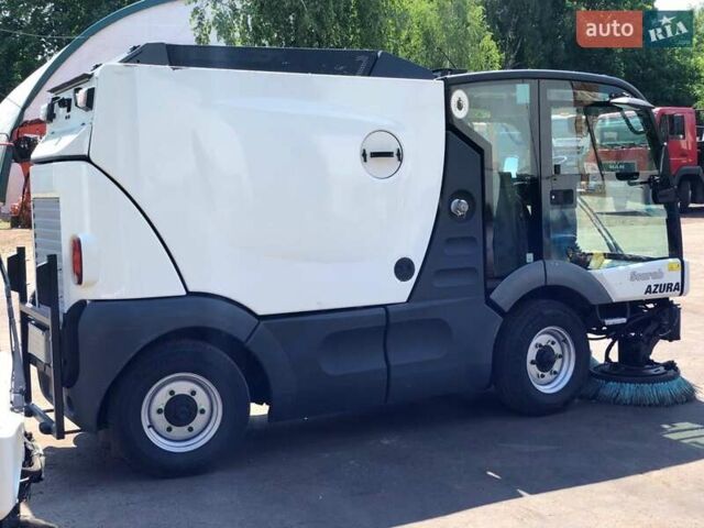 Azura MC 200, объемом двигателя 0 л и пробегом 1 тыс. км за 35354 $, фото 2 на Automoto.ua