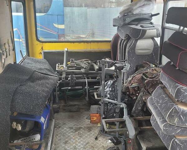 Желтый БАЗ 2215, объемом двигателя 2.3 л и пробегом 150 тыс. км за 500 $, фото 6 на Automoto.ua