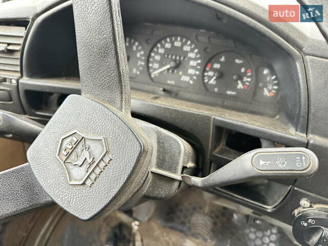 Жовтий БАЗ 3215 Дельфин, об'ємом двигуна 2.46 л та пробігом 499 тис. км за 1800 $, фото 12 на Automoto.ua