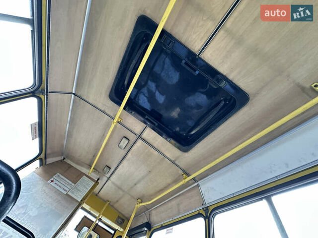 Жовтий БАЗ 3215 Дельфин, об'ємом двигуна 2.46 л та пробігом 499 тис. км за 1800 $, фото 13 на Automoto.ua