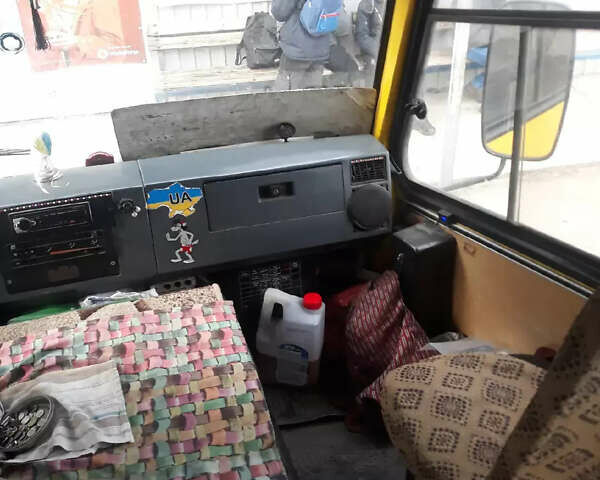 Желтый БАЗ А 074 Эталон, объемом двигателя 6 л и пробегом 207 тыс. км за 5000 $, фото 4 на Automoto.ua