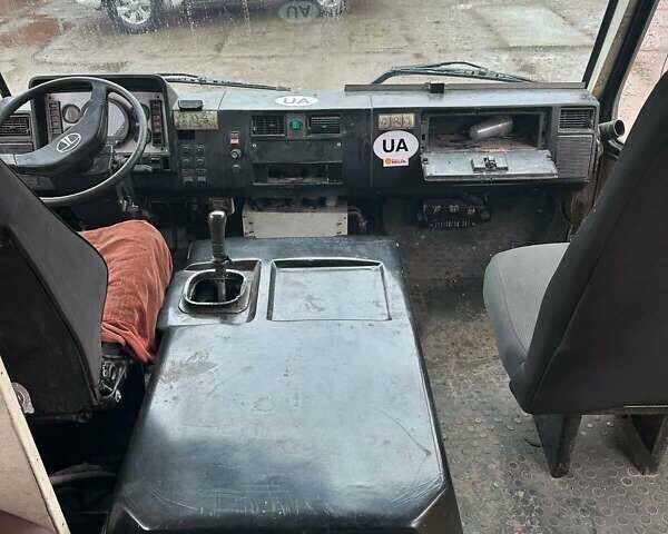 Білий БАЗ А 079 Еталон, об'ємом двигуна 5.68 л та пробігом 1000 тис. км за 9500 $, фото 1 на Automoto.ua