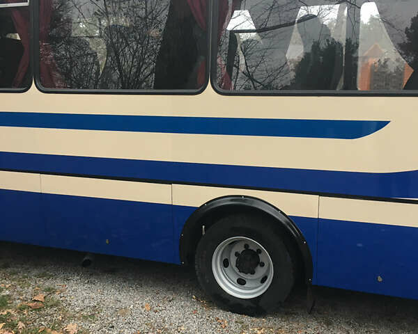 БАЗ А 079 Эталон, объемом двигателя 5.7 л и пробегом 380 тыс. км за 20000 $, фото 4 на Automoto.ua