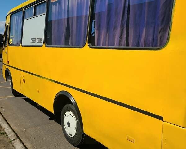 Желтый БАЗ А 079 Эталон, объемом двигателя 5.68 л и пробегом 546 тыс. км за 4700 $, фото 3 на Automoto.ua