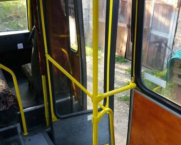 Желтый БАЗ А 079 Эталон, объемом двигателя 5.7 л и пробегом 999 тыс. км за 2400 $, фото 11 на Automoto.ua