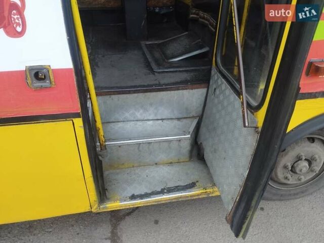 Желтый БАЗ А 079 Эталон, объемом двигателя 5.68 л и пробегом 570 тыс. км за 2300 $, фото 5 на Automoto.ua
