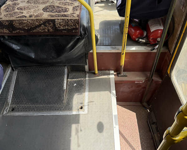 Желтый БАЗ А 079 Эталон, объемом двигателя 5.68 л и пробегом 350 тыс. км за 6500 $, фото 13 на Automoto.ua