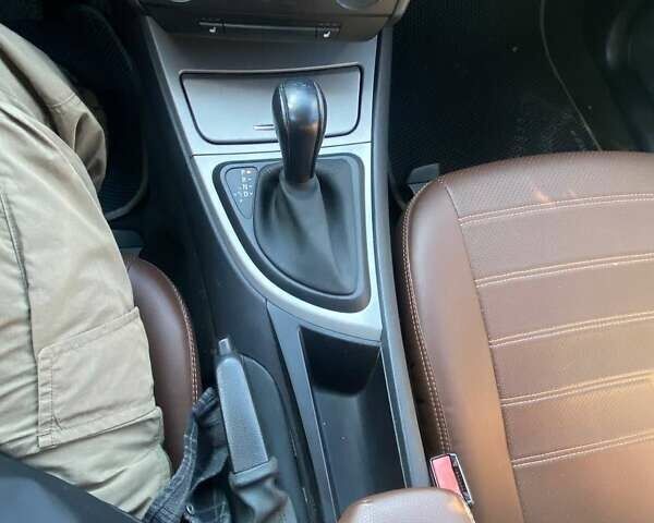 Белый БМВ 1 Серия, объемом двигателя 2 л и пробегом 240 тыс. км за 6300 $, фото 18 на Automoto.ua