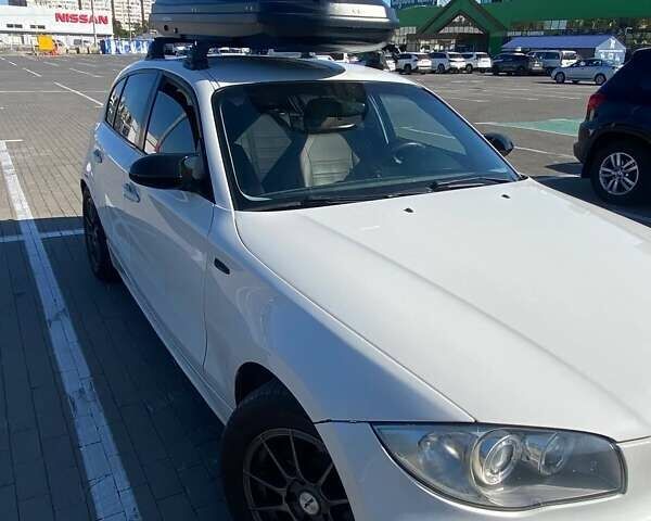 Белый БМВ 1 Серия, объемом двигателя 2 л и пробегом 240 тыс. км за 6300 $, фото 4 на Automoto.ua