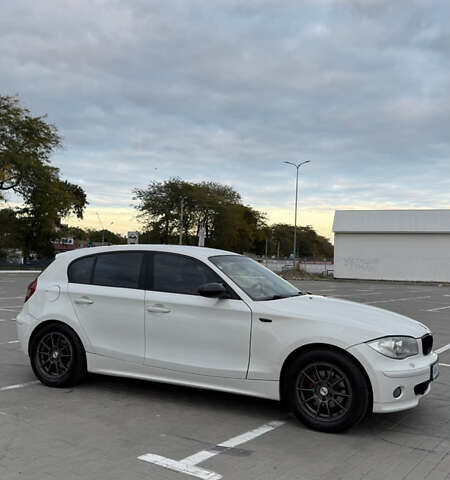 Белый БМВ 1 Серия, объемом двигателя 2 л и пробегом 240 тыс. км за 6700 $, фото 10 на Automoto.ua