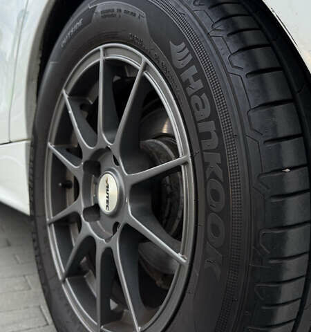 Белый БМВ 1 Серия, объемом двигателя 2 л и пробегом 240 тыс. км за 6700 $, фото 29 на Automoto.ua