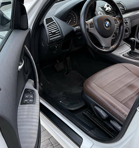 Белый БМВ 1 Серия, объемом двигателя 2 л и пробегом 240 тыс. км за 6700 $, фото 25 на Automoto.ua