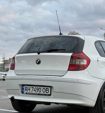 Белый БМВ 1 Серия, объемом двигателя 2 л и пробегом 240 тыс. км за 6700 $, фото 16 на Automoto.ua