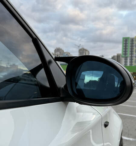 Белый БМВ 1 Серия, объемом двигателя 2 л и пробегом 240 тыс. км за 6700 $, фото 9 на Automoto.ua