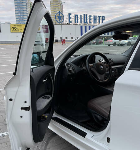 Белый БМВ 1 Серия, объемом двигателя 2 л и пробегом 240 тыс. км за 6700 $, фото 18 на Automoto.ua