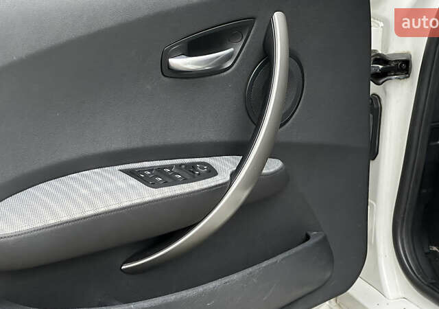 Белый БМВ 1 Серия, объемом двигателя 2 л и пробегом 138 тыс. км за 7899 $, фото 6 на Automoto.ua