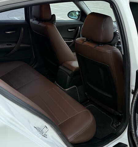 Белый БМВ 1 Серия, объемом двигателя 2 л и пробегом 240 тыс. км за 6700 $, фото 26 на Automoto.ua