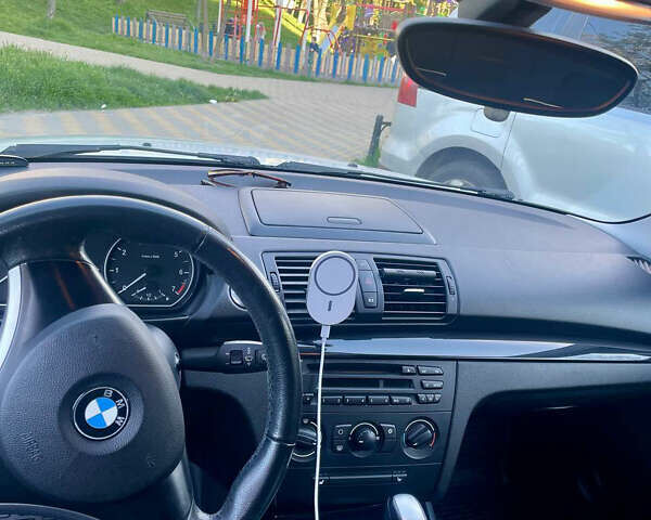 Белый БМВ 1 Серия, объемом двигателя 1.6 л и пробегом 120 тыс. км за 7500 $, фото 7 на Automoto.ua