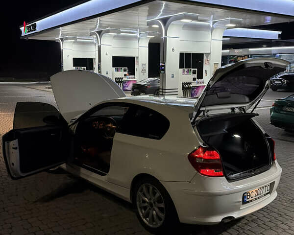 Белый БМВ 1 Серия, объемом двигателя 2 л и пробегом 283 тыс. км за 6300 $, фото 14 на Automoto.ua