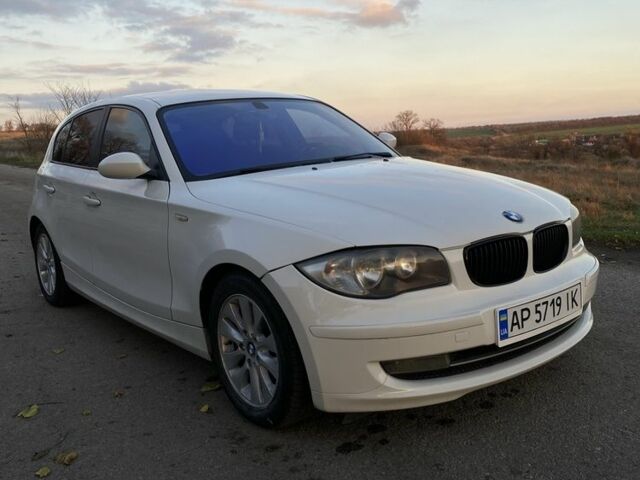 Белый БМВ 1 Серия, объемом двигателя 2 л и пробегом 250 тыс. км за 5499 $, фото 2 на Automoto.ua