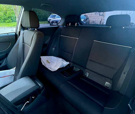 Белый БМВ 1 Серия, объемом двигателя 1.6 л и пробегом 120 тыс. км за 7500 $, фото 9 на Automoto.ua