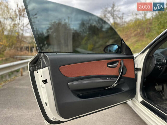 Белый БМВ 1 Серия, объемом двигателя 2 л и пробегом 320 тыс. км за 5300 $, фото 18 на Automoto.ua