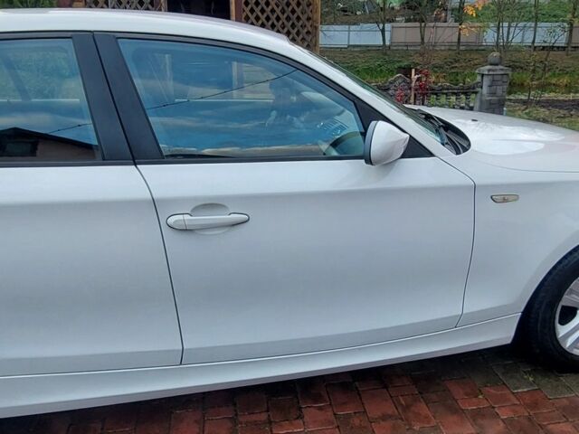 Білий БМВ 1 Серія, об'ємом двигуна 2 л та пробігом 248 тис. км за 6000 $, фото 7 на Automoto.ua