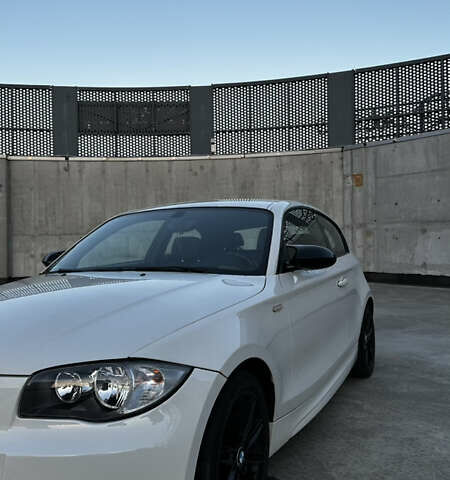 Белый БМВ 1 Серия, объемом двигателя 1.6 л и пробегом 218 тыс. км за 6000 $, фото 18 на Automoto.ua