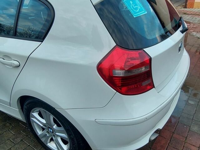 Білий БМВ 1 Серія, об'ємом двигуна 2 л та пробігом 248 тис. км за 6000 $, фото 5 на Automoto.ua