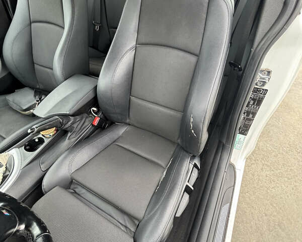 Белый БМВ 1 Серия, объемом двигателя 1.6 л и пробегом 218 тыс. км за 6000 $, фото 5 на Automoto.ua