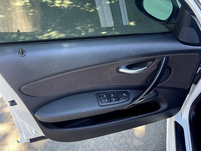 Білий БМВ 1 Серія, об'ємом двигуна 1.6 л та пробігом 132 тис. км за 6000 $, фото 4 на Automoto.ua