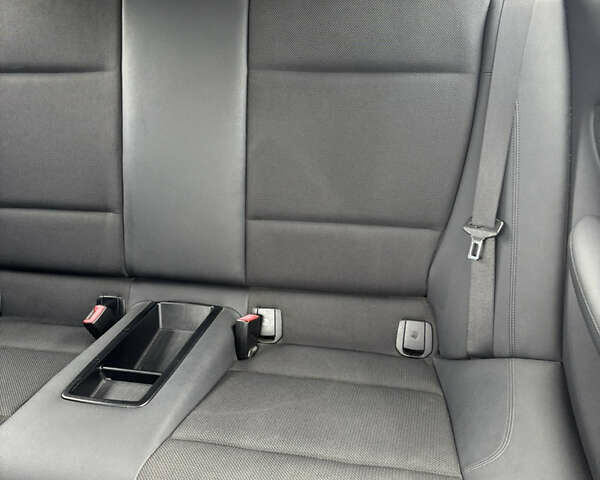 Белый БМВ 1 Серия, объемом двигателя 1.6 л и пробегом 218 тыс. км за 6000 $, фото 3 на Automoto.ua