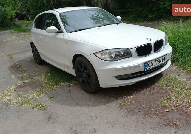 Белый БМВ 1 Серия, объемом двигателя 2 л и пробегом 280 тыс. км за 7600 $, фото 1 на Automoto.ua