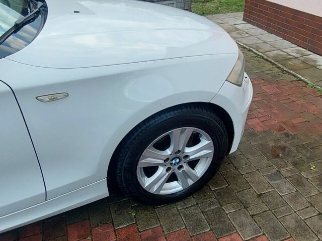 Білий БМВ 1 Серія, об'ємом двигуна 2 л та пробігом 248 тис. км за 6000 $, фото 8 на Automoto.ua