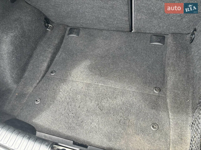 Белый БМВ 1 Серия, объемом двигателя 1.6 л и пробегом 218 тыс. км за 6000 $, фото 8 на Automoto.ua