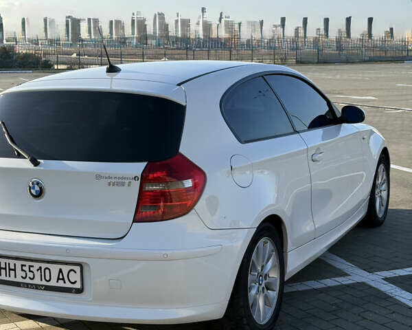 Белый БМВ 1 Серия, объемом двигателя 2 л и пробегом 134 тыс. км за 8700 $, фото 4 на Automoto.ua