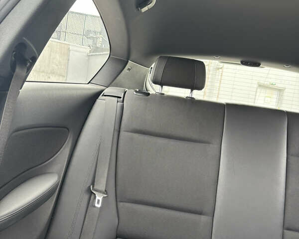 Белый БМВ 1 Серия, объемом двигателя 1.6 л и пробегом 218 тыс. км за 6000 $, фото 4 на Automoto.ua