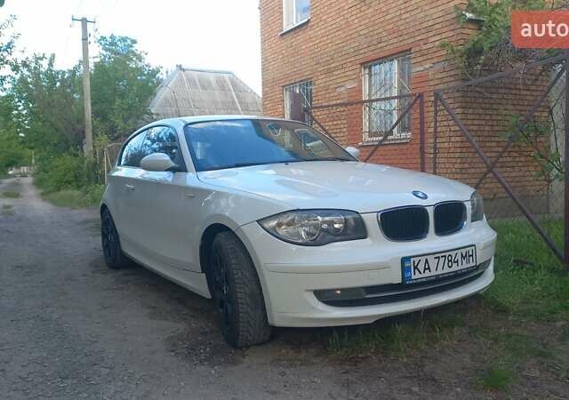 Белый БМВ 1 Серия, объемом двигателя 2 л и пробегом 280 тыс. км за 7600 $, фото 2 на Automoto.ua
