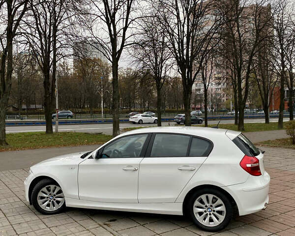Білий БМВ 1 Серія, об'ємом двигуна 2 л та пробігом 198 тис. км за 7300 $, фото 3 на Automoto.ua