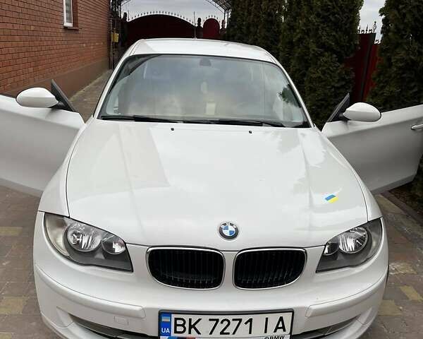 Белый БМВ 1 Серия, объемом двигателя 2 л и пробегом 165 тыс. км за 7800 $, фото 47 на Automoto.ua