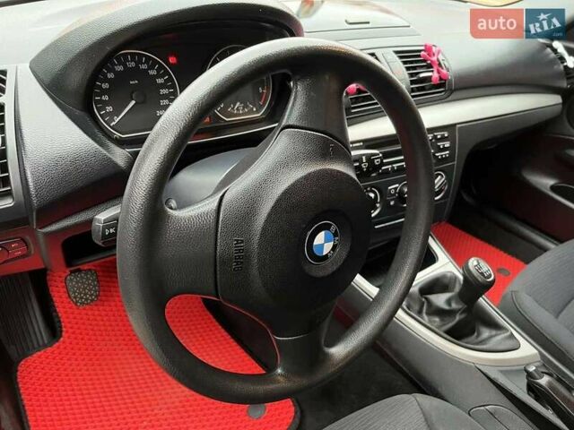 Белый БМВ 1 Серия, объемом двигателя 2 л и пробегом 165 тыс. км за 7800 $, фото 30 на Automoto.ua