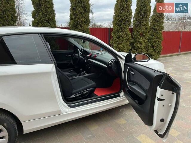 Белый БМВ 1 Серия, объемом двигателя 2 л и пробегом 165 тыс. км за 7800 $, фото 37 на Automoto.ua