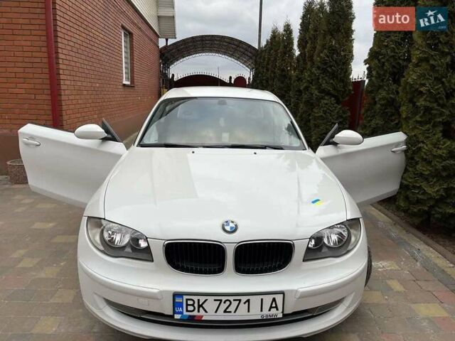 Белый БМВ 1 Серия, объемом двигателя 2 л и пробегом 165 тыс. км за 7800 $, фото 46 на Automoto.ua
