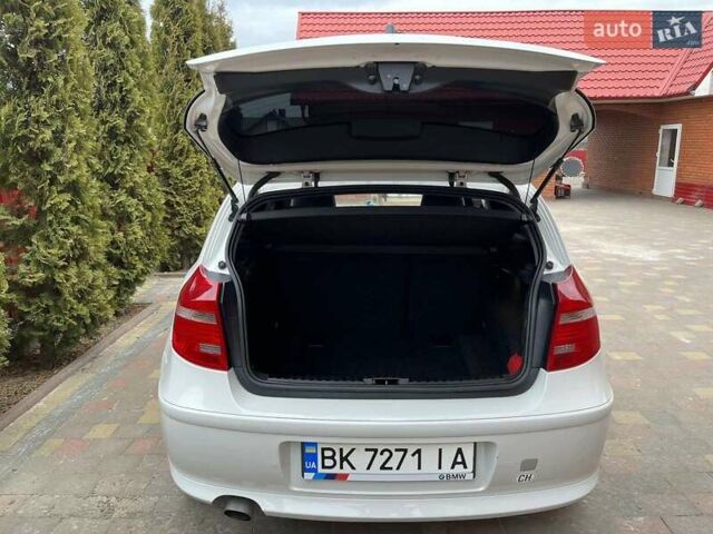 Белый БМВ 1 Серия, объемом двигателя 2 л и пробегом 165 тыс. км за 7800 $, фото 56 на Automoto.ua