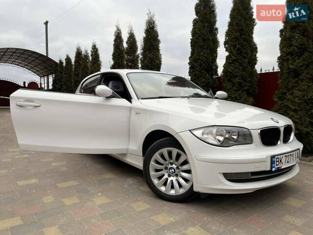 Белый БМВ 1 Серия, объемом двигателя 2 л и пробегом 165 тыс. км за 7800 $, фото 45 на Automoto.ua