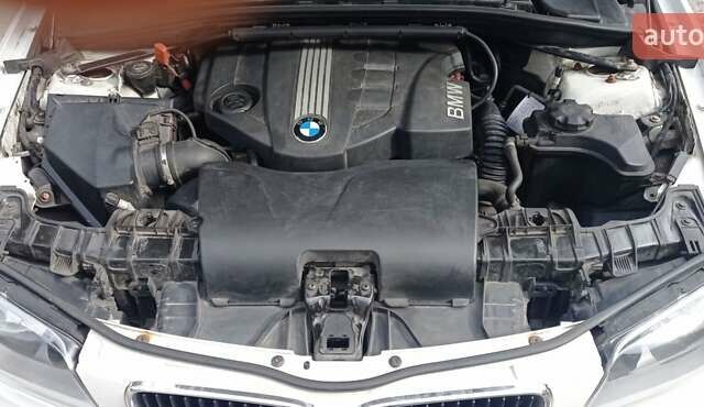 БМВ 1 Серия 2009 в Лубнах на Automoto.ua Белый БМВ 1 Серия, объемом двигателя 2 л и пробегом 205 тыс. км за 7000 $, фото 11 на Automoto.ua