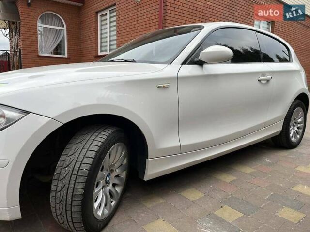 Белый БМВ 1 Серия, объемом двигателя 2 л и пробегом 165 тыс. км за 7800 $, фото 4 на Automoto.ua