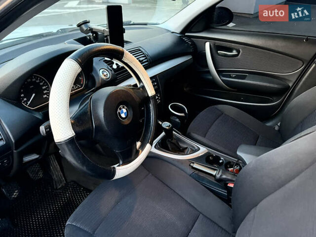 Білий БМВ 1 Серія, об'ємом двигуна 2 л та пробігом 270 тис. км за 7500 $, фото 10 на Automoto.ua